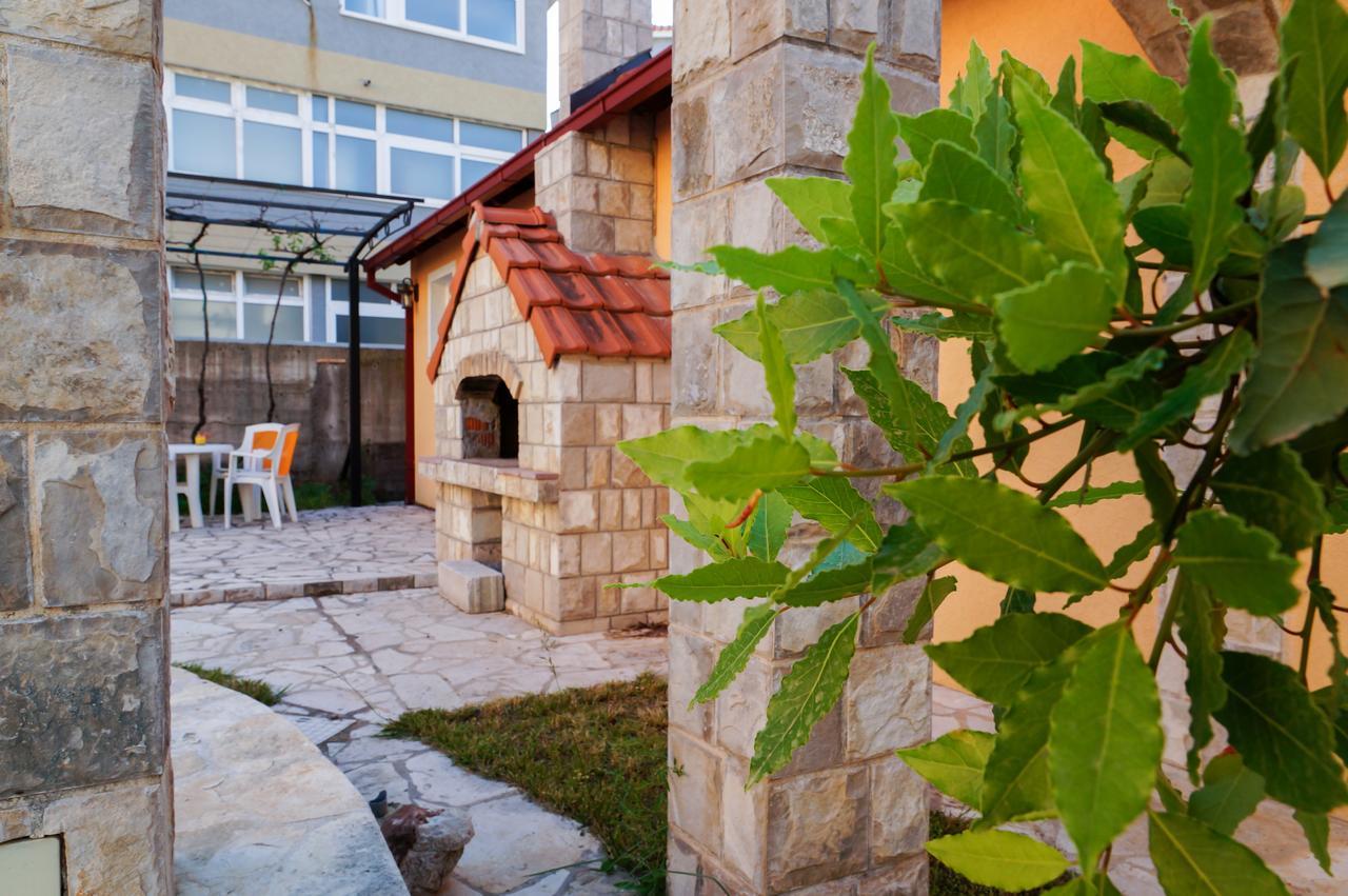 Apartments Apple Cat Montenegro Ko ビエラ エクステリア 写真