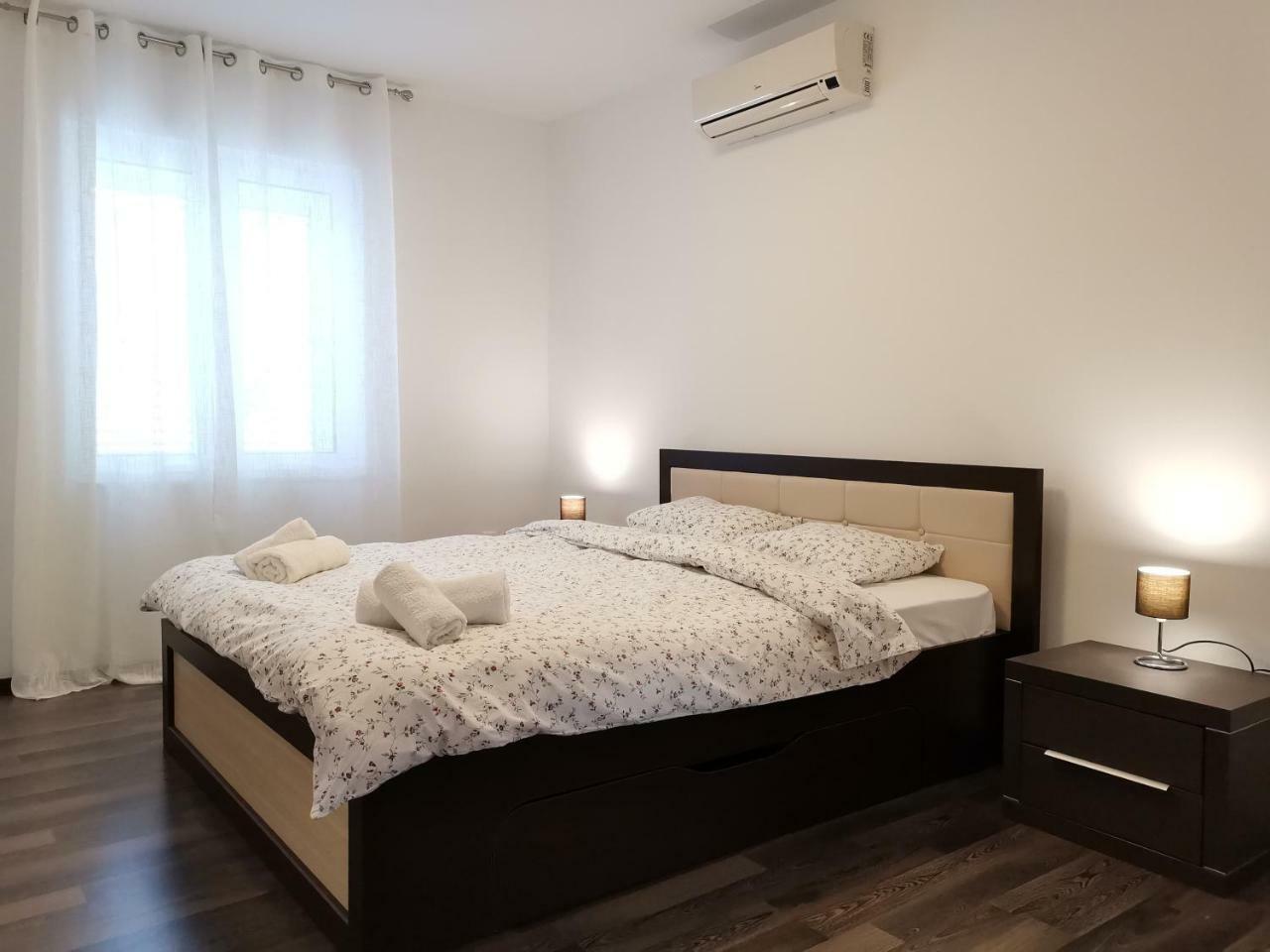 Apartments Apple Cat Montenegro Ko ビエラ エクステリア 写真